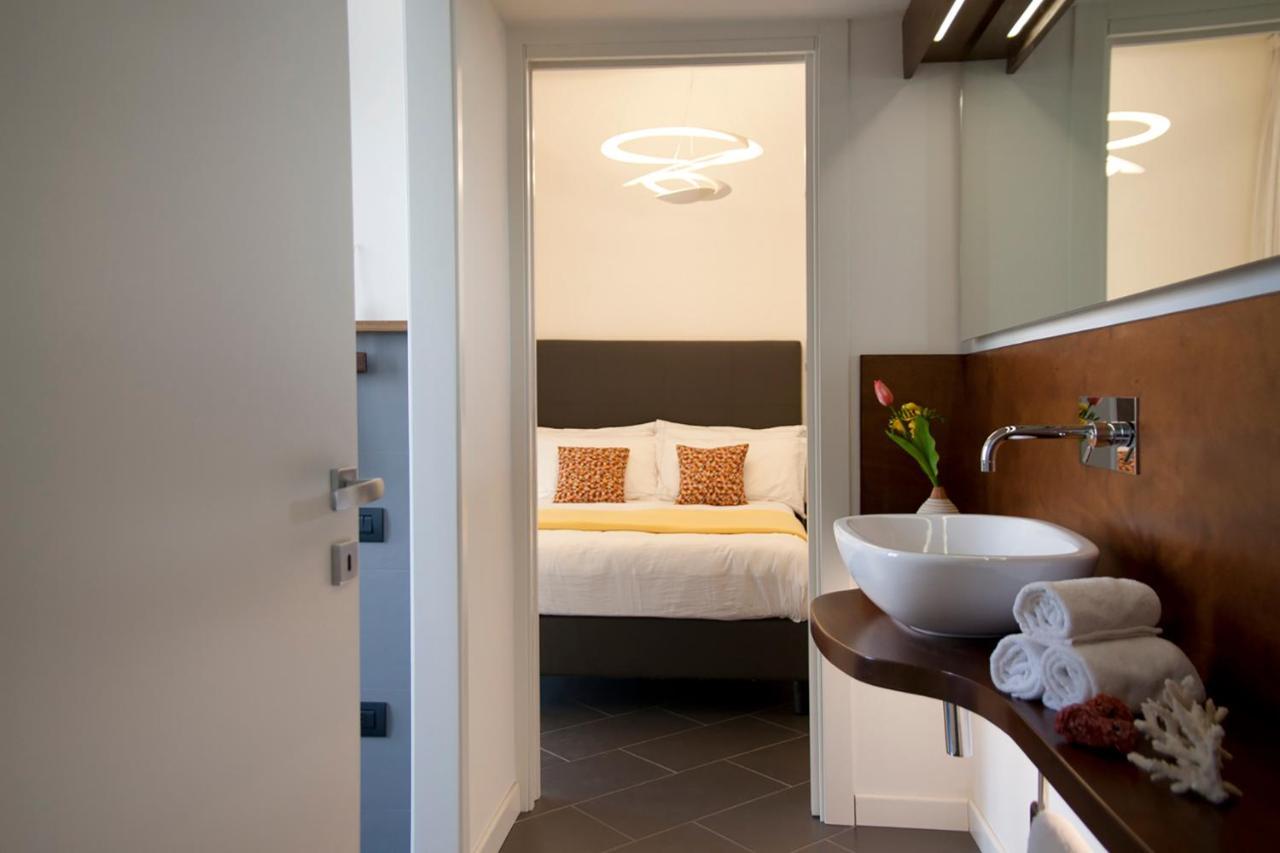 Foyer Rooms & Suites Affittacamere Cagliari Esterno foto