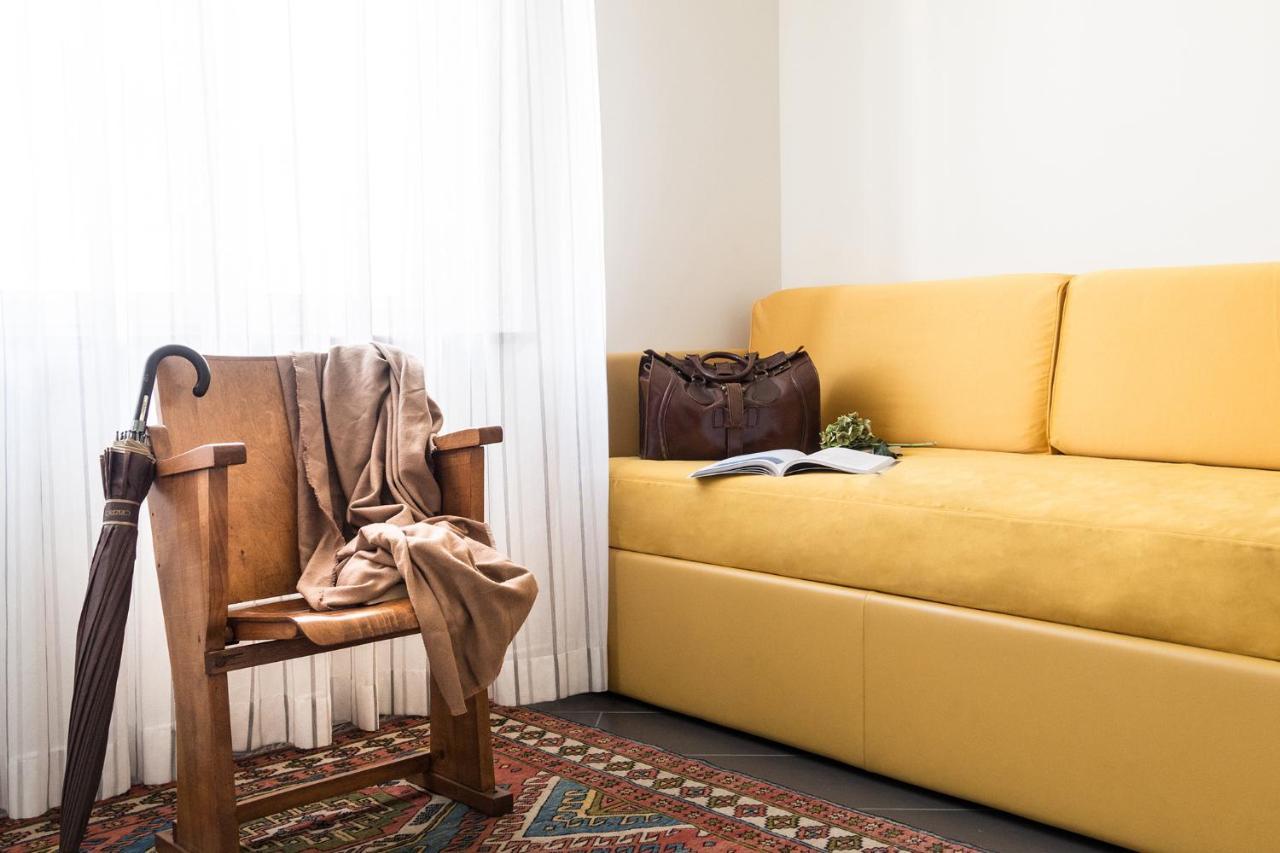 Foyer Rooms & Suites Affittacamere Cagliari Esterno foto